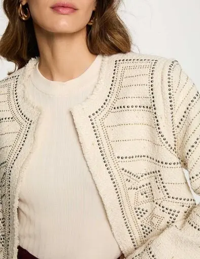 veste-droite-cloutee-ivoire-femme-vue4-32536311033250978.webp