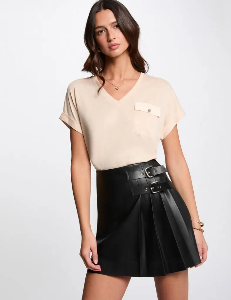 jupe-courte-simili-cuir-noir-femme-vue5-32536311030860979.webp