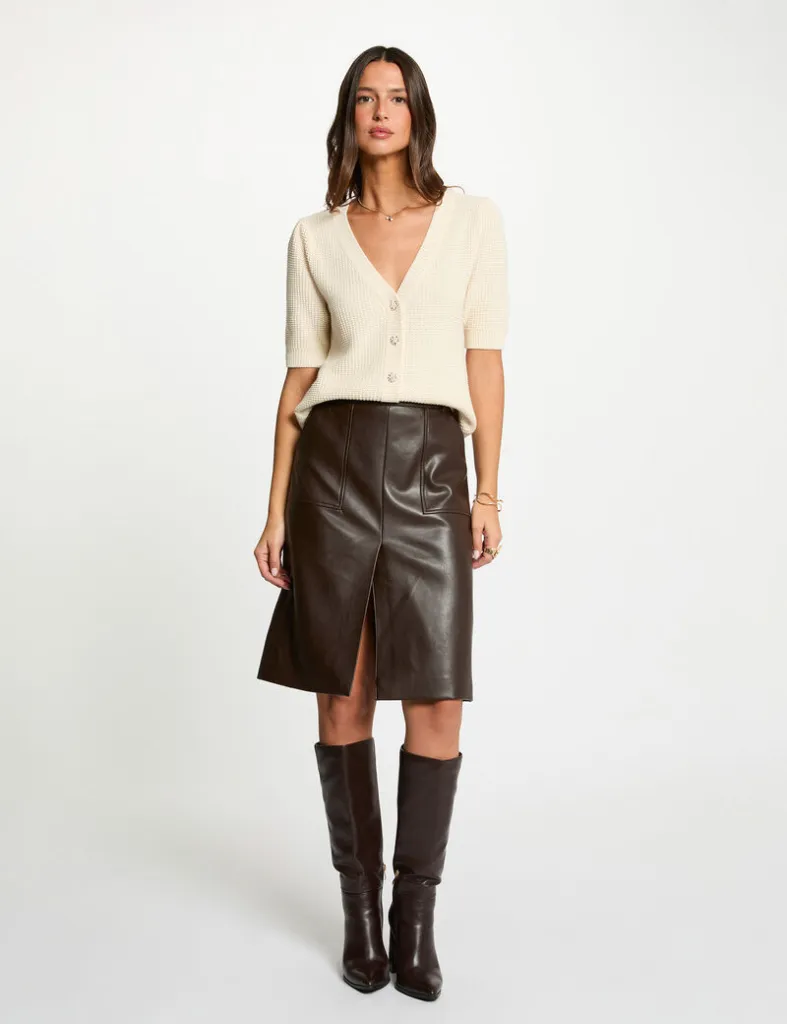 gilet-ajuste-col-v-ivoire-femme-vue5-32536311048820978.webp