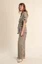 pantalon-de-mujer-largo-detalle-pliegues- (2).webp