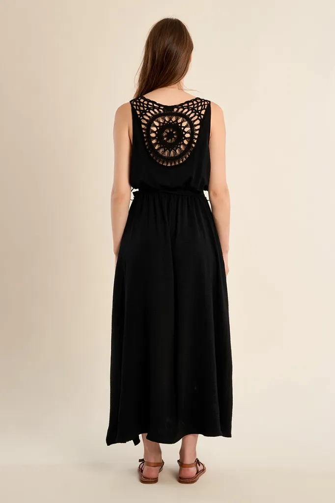 vestido-largo-de-manga-sisa-con-detalles-bordados- (1).webp