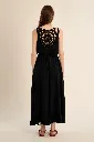vestido-largo-de-manga-sisa-con-detalles-bordados- (1).webp