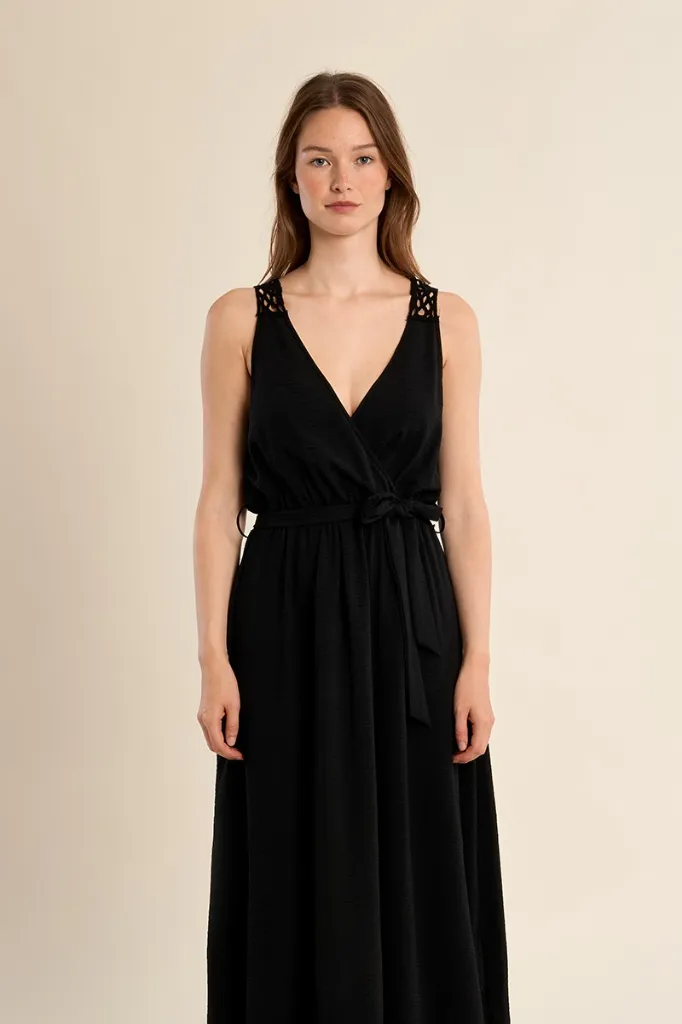 vestido-largo-de-manga-sisa-con-detalles-bordados- (2).webp