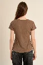 camiseta-de-mujer-de-manga-corta-escote-v- (1).webp