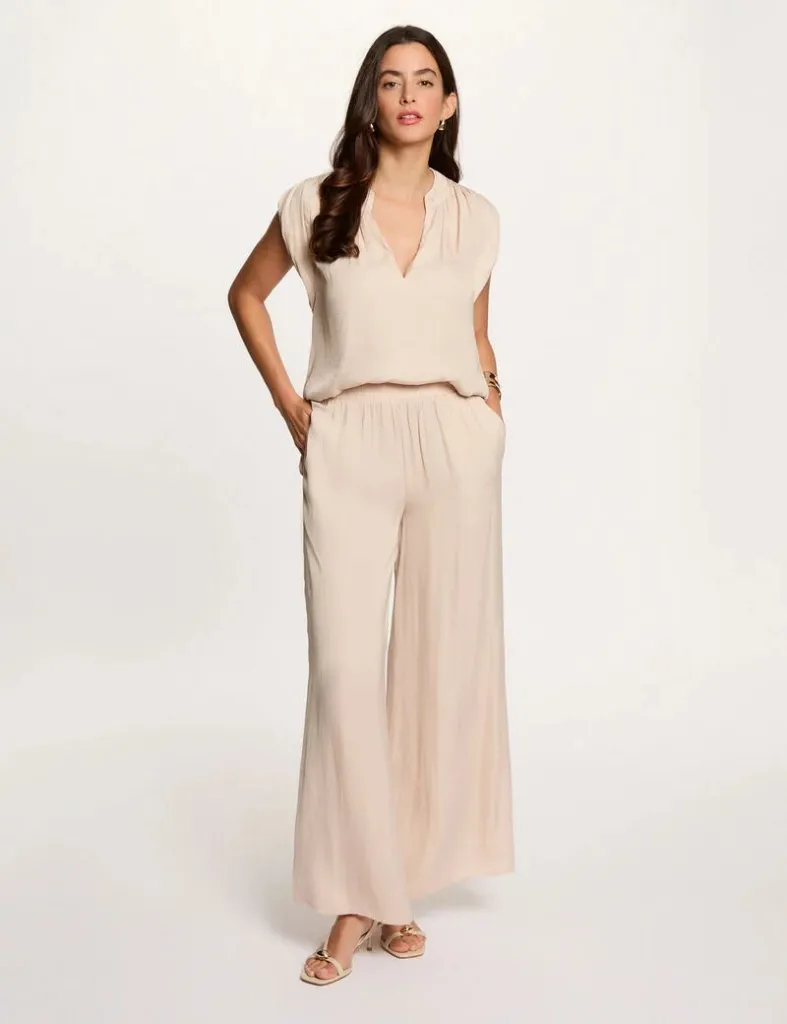 blouse-manches-courtes-satin-beige-clair-femme-vue5-32536300984431203_11zon.webp