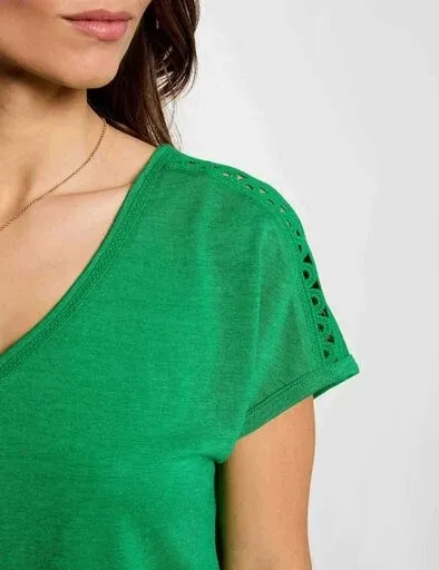 t-shirt-col-v-manches-courtes-vert-prairie-femme-vue4-32536311056791213_11zon.webp