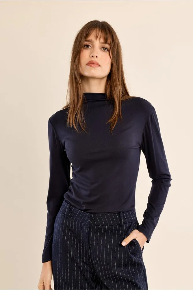 jersey-de-manga-larga-cuello-cerrado (3).webp