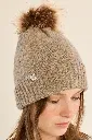 gorro-con-pompon (1).webp