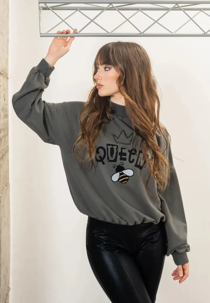 sudadera-queen-bee (1)_11zon.webp