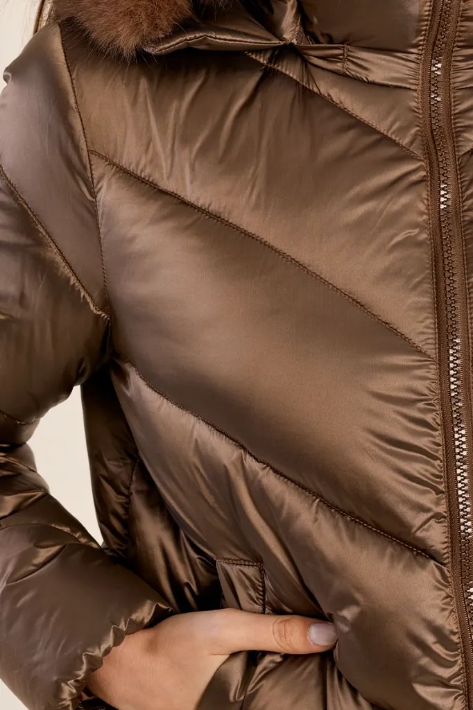 chaqueta-acolchada-con-capucha (1).webp