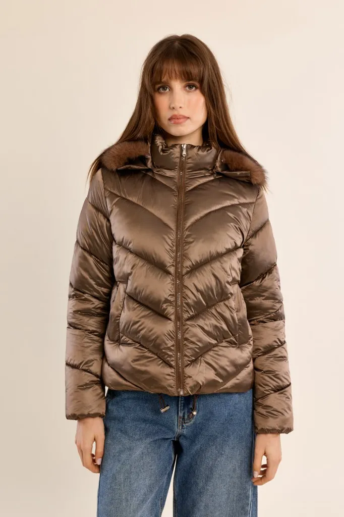 chaqueta-acolchada-con-capucha (4).webp