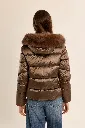 chaqueta-acolchada-con-capucha (3).webp