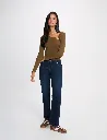 t-shirt-decollete-manches-longues-vert-kaki-femme-vue5-32536311073381261.webp