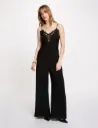 Mono de encaje con cuello en v negro 261-Pbelle