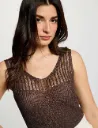 Camiseta ajustada cuello v marrón oscuro 262-Mgato