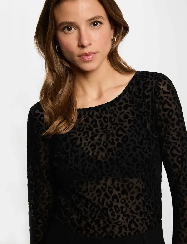 Camiseta ajustada cuello redondo negro 262-Tatoua